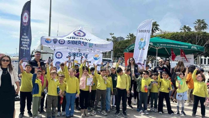 Mersin�de S�BERAY ile binlerce ki�iye g�venli internet e�itimi