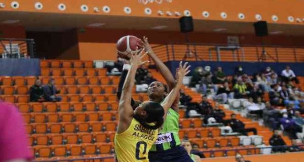 Bitci Kad�nlar T�rkiye Kupas�: Nesibe Ayd�n: 66 - Fenerbah�e Safiport: 74