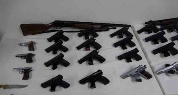 Mersin polisi son 6 ayda 499 ruhsatsz tabanca ile 247 tfek ele geirdi