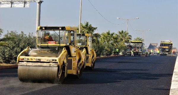 Turgut zal Bulvarnda asfalt almas devam ediyor