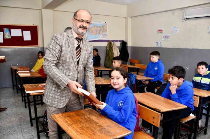 ��rencilere Kur�an-� Kerim hediye edildi