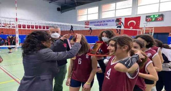 Bozyaz�’daki Voleybol M�sabakalar� Sona Erdi