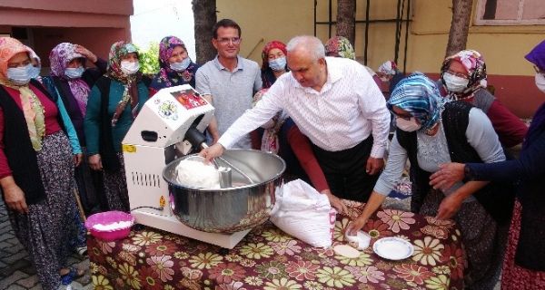 Kad�nlara Hamur Yo�urma Makinas�