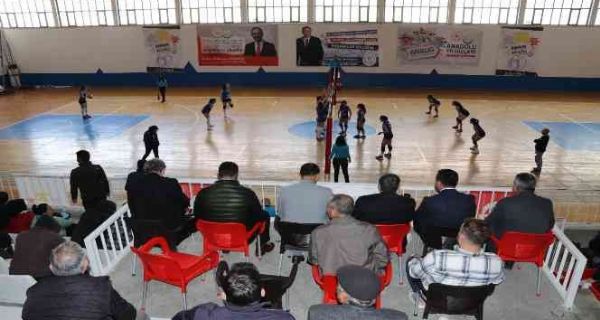 Anadolu Yldzlar Ligi Voleybol Grup Msabakalar Silifke’de Balad