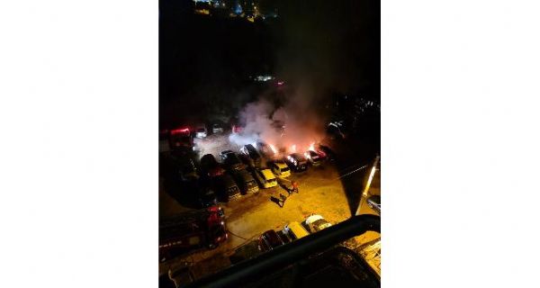 Otoparkta ��kan Yang�nda 10 Ara� Hurdaya D�nd�