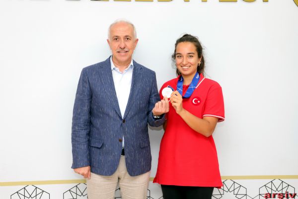 Akdeniz Belediye Ba�kan� G�ltak; �Miray, Mersin�i Yine Gururland�rd��