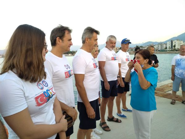 T�rk Bayra�� Kula�larla K�br�s’a Ta��nacak