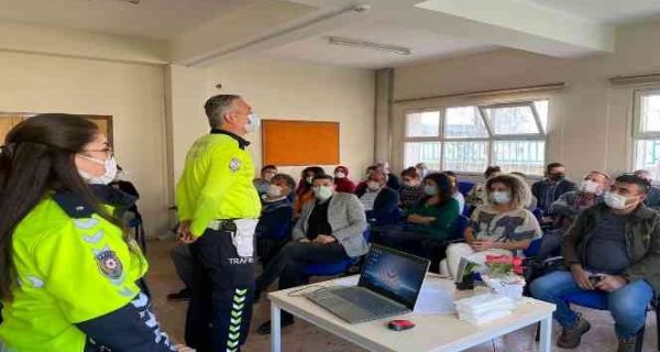 Trafik Polisleri Sosyal Hizmet Personeline Eitim Verdi