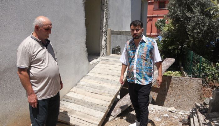 Apartmann giri kapsna rlen duvar aknla neden oldu