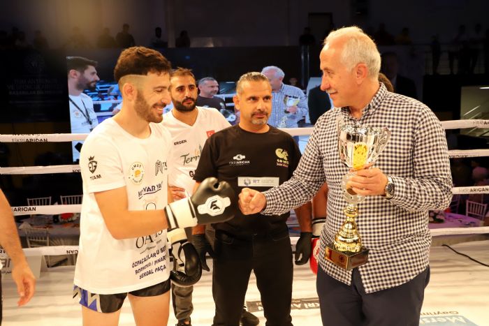 Akdeniz Belediye Bakan Gltak, Muay Thai Gecesine Katld