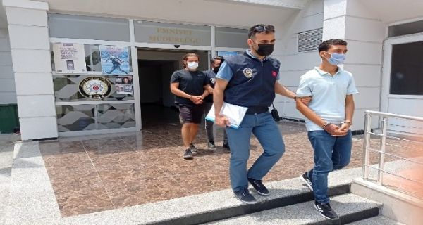 B��ak �ekip �ocuklar�n Telefonunu Gasp Ettiler