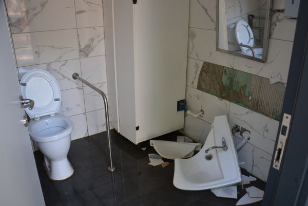 Bykehirin Hizmet Noktalarndaki Tuvaletlere Saldrlar Sryor