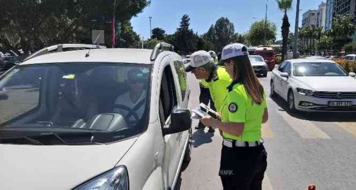 Mersin’de Trafik Eitimleri Sryor