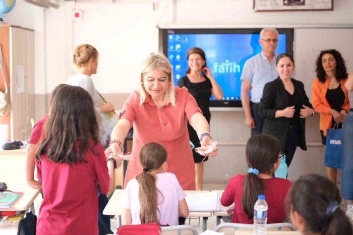 Mersin ehir Hastanesi ynetimi minik kalplere dokundu