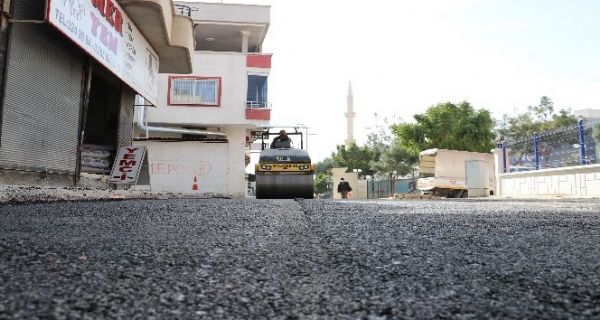 Toroslar’da s�cak asfalt �al��malar� devam ediyor