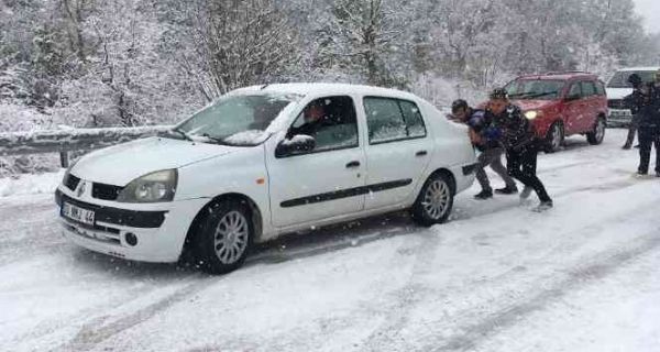 Mersin’de Kar Bastrd, ok Sayda Ara Mahsur Kald