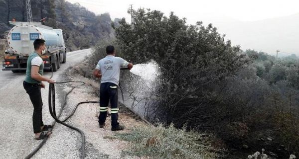 Akdeniz Belediyesi, Yangn Blgesine Arazzler Ve Personel Gnderdi