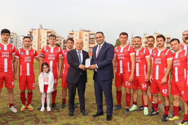 3 Ocak Kurumlar Aras� Futbol Turnuvas�n�n �ampiyonu: Toroslar Belediyesi