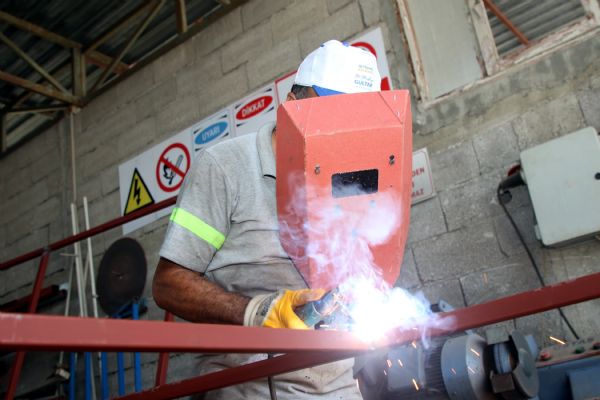 Makine �kmal Tamir Edip Yeniliyor, Akdeniz Belediyesi Tasarruf Sa�l�yor