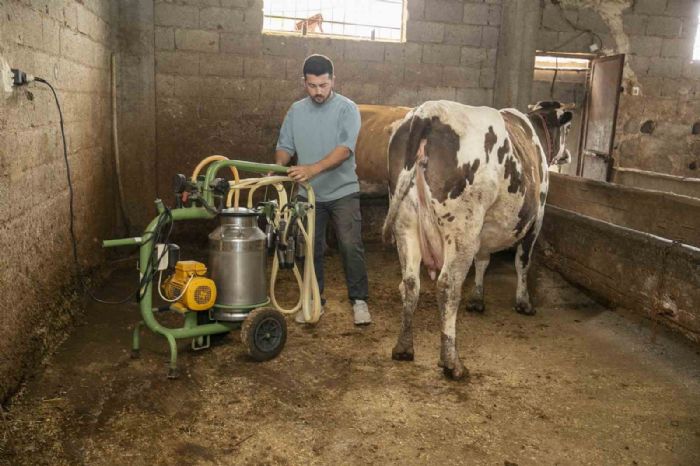 Mersin Bykehir Belediyesinden st reticilerine destek