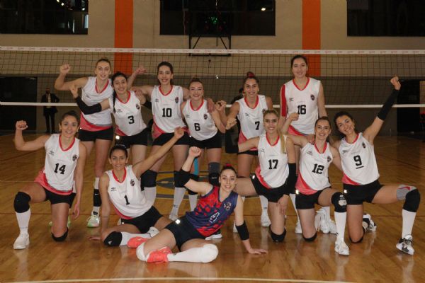 MSK Kadn Voleybol Ve Hentbol Takmlar Yzleri Gldrd