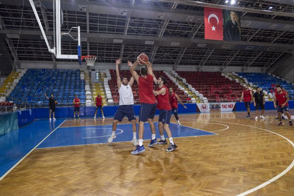 Erkek Basketbol Takm Yeni Sezon in ddial