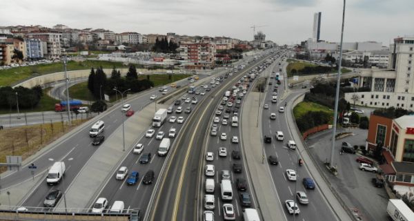 stanbullu ’Evde Kal’mad, trafik durma noktasna geldi