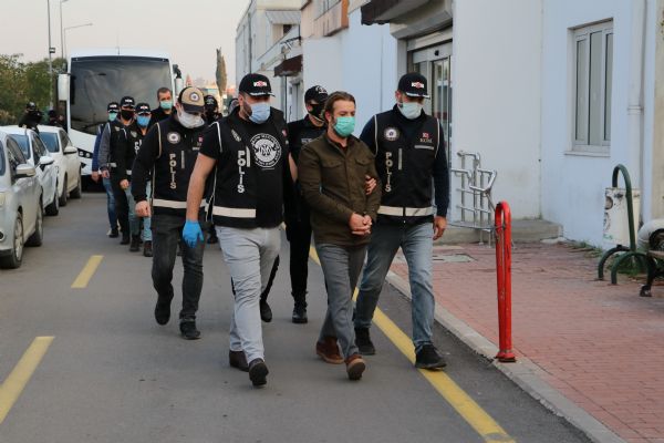 Ceyhan’daki rvet operasyonunda 5 kii tutukland