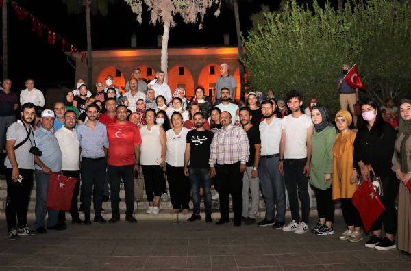 Ba�kan Y�lmaz, Hem�ehrileriyle Demokrasi N�betinde Bulu�tu