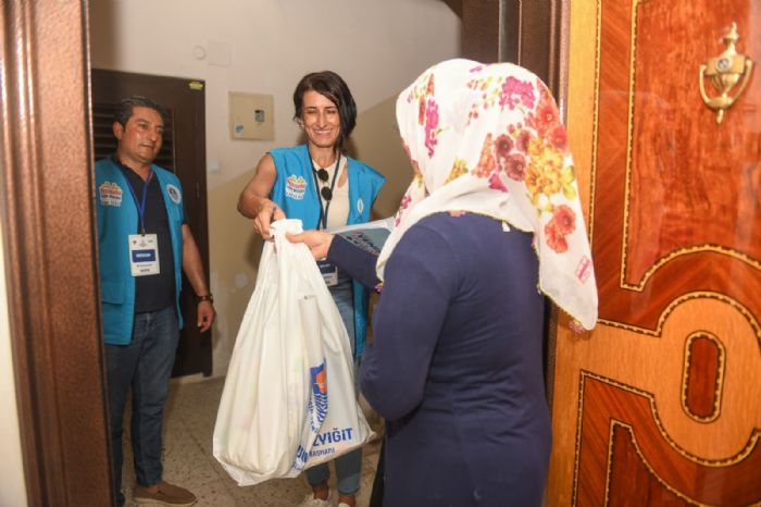 Mersin Yeniehir Belediyesi htiya Sahibi Ailelerin Yannda