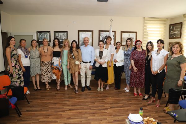 Ba�kan G�ltak�tan Giri�imci �� Kad�nlar�na Ziyaret