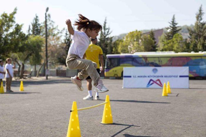 Sporbus arac, krsal blgelerdeki ocuklar sporla buluturuyor