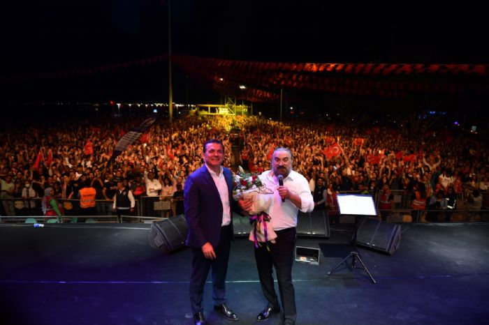 Cumhuriyet Bayram Yeniehirde Volkan Konak Konseriyle Kutland 