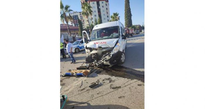 Tarsus’ta Trafik Kazas: 1 l, 2 Yaral