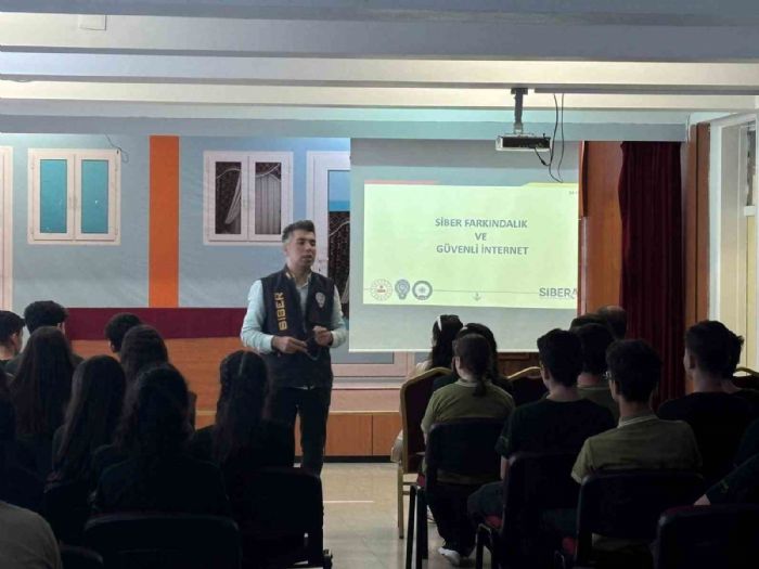 Mersinde rencilere siber gvenlik eitimi