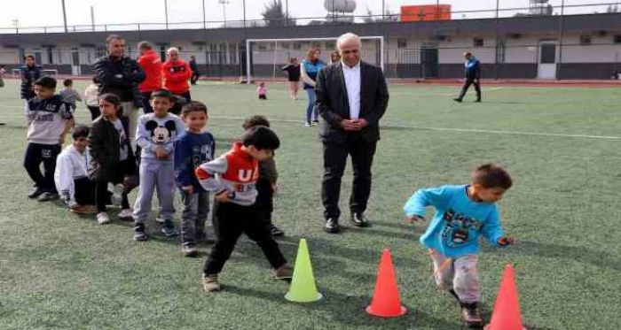 Depremzede ocuklar oyunla moral buluyor