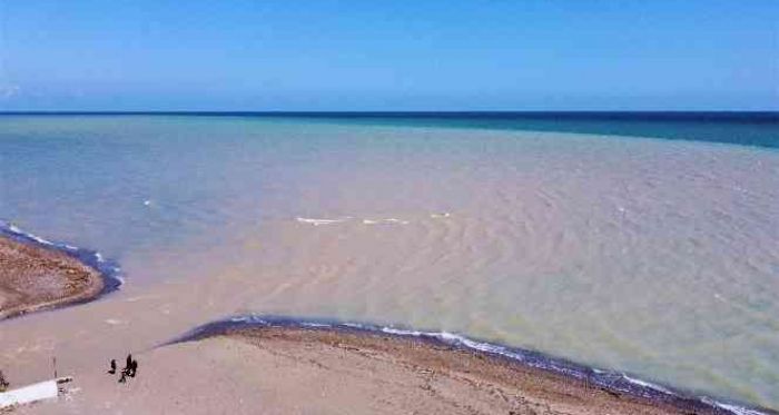 Mersin’de Sel Ve Takn Sular Denizi amura evirdi