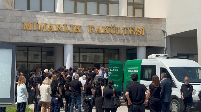 Mersin �niversitesi�nde h�z�nl� veda: Juan Botella Lucas son yolculu�una u�urland�