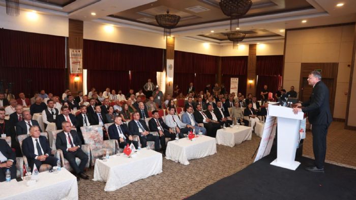 SLFKE BELEDYE BAKANI TURGUT, 6. LDERLK KONGRESݒNDE GENLERE VURGU YAPTI